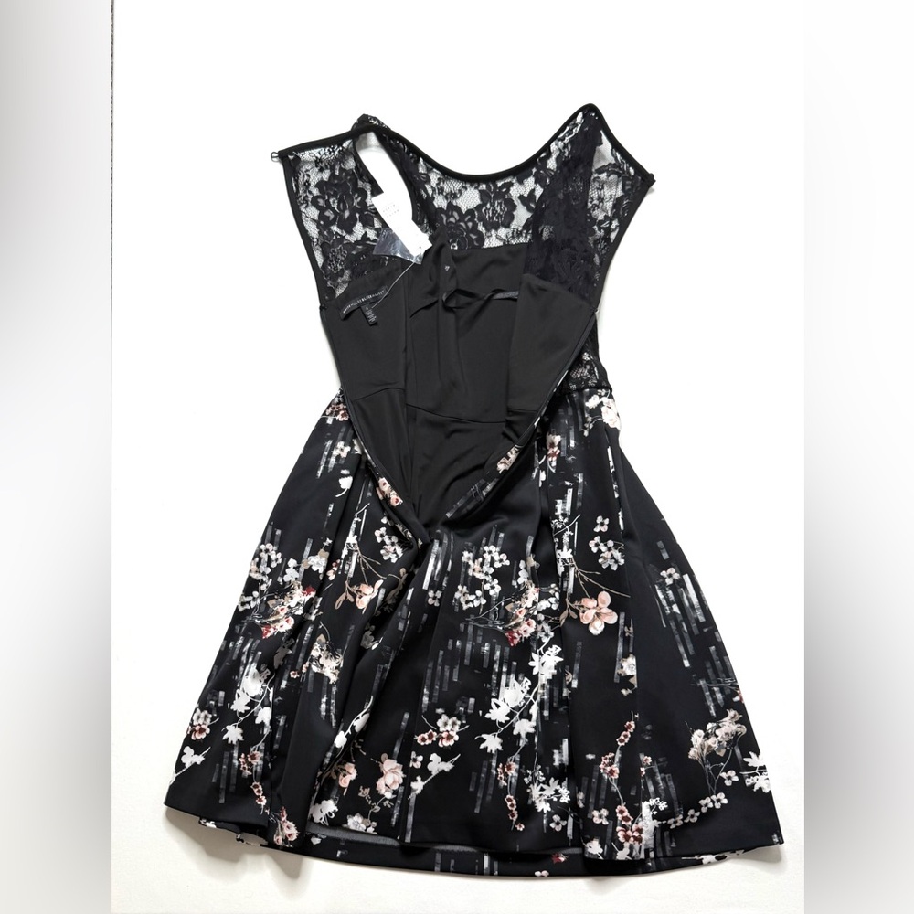 White House Black Market Floral Lace Sleeveless Fit & Flare Dress Sz 4 NWT - Picture 4 of 10